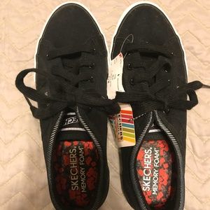 Brand new women’s Skechers size 7